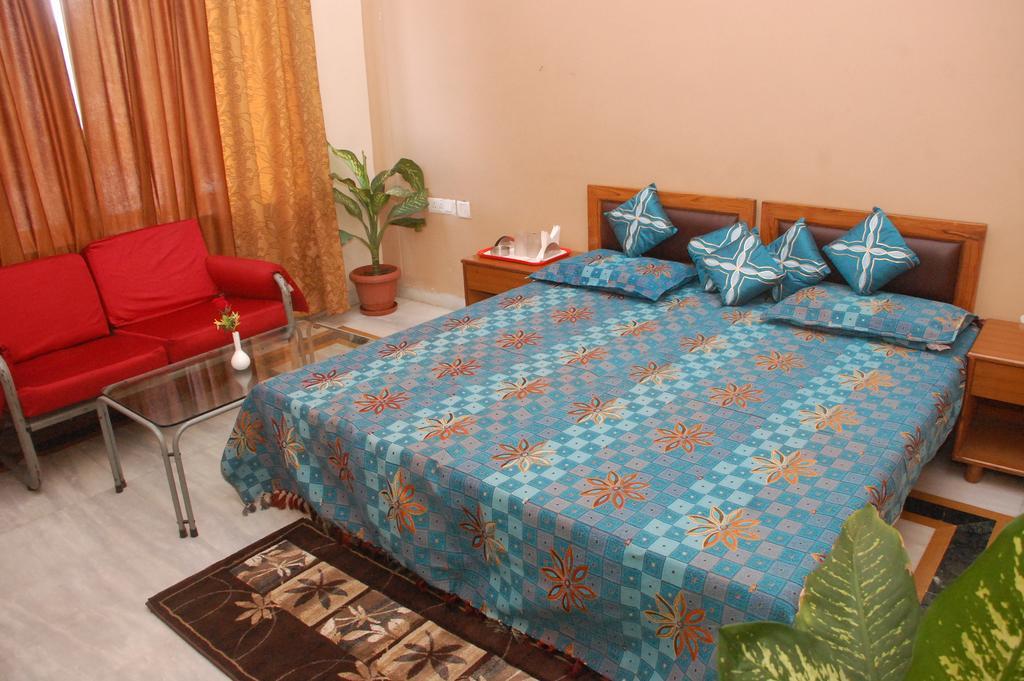 Hotel Maruti Mandapam Dzsabalpur Szoba fotó